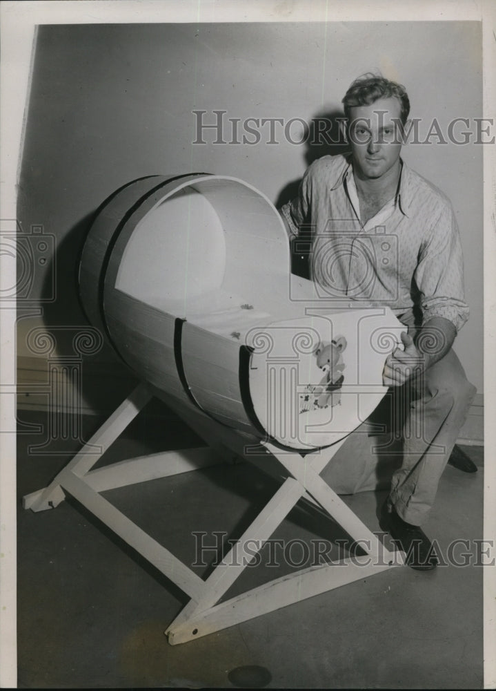 1939 Press Photo St Louis Mo Robert Berler County Hospital carpenter shows - Historic Images