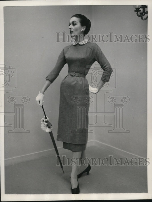 1956 New York Karen Stark of Harvey Berin teams 3/4 tunic with 3/4-Historic Images