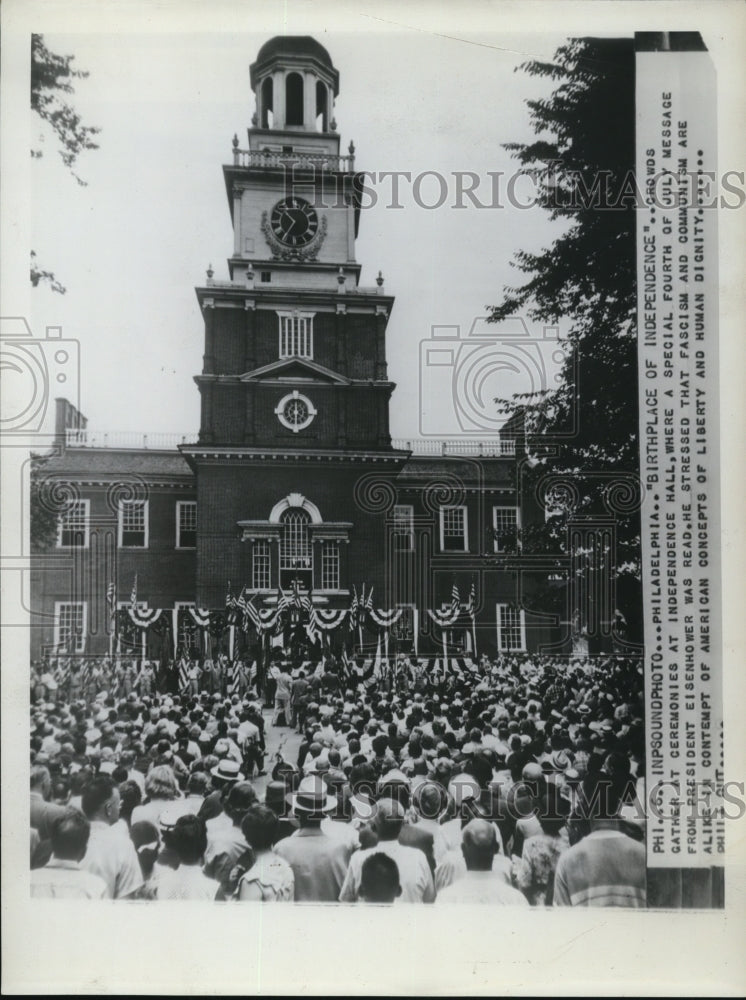 1954 Press Photo The birthplace of Independence Hall with the crowds gathered - Historic Images