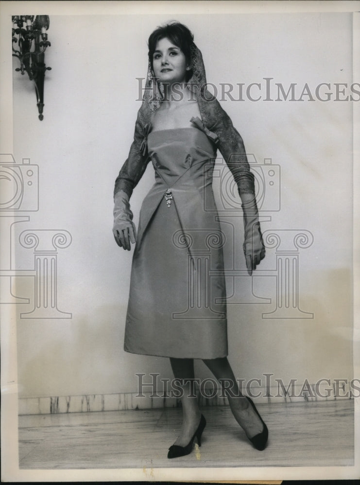 1959 Press Photo Rome A short evening dress by Luciani of ROme with delicate - Historic Images