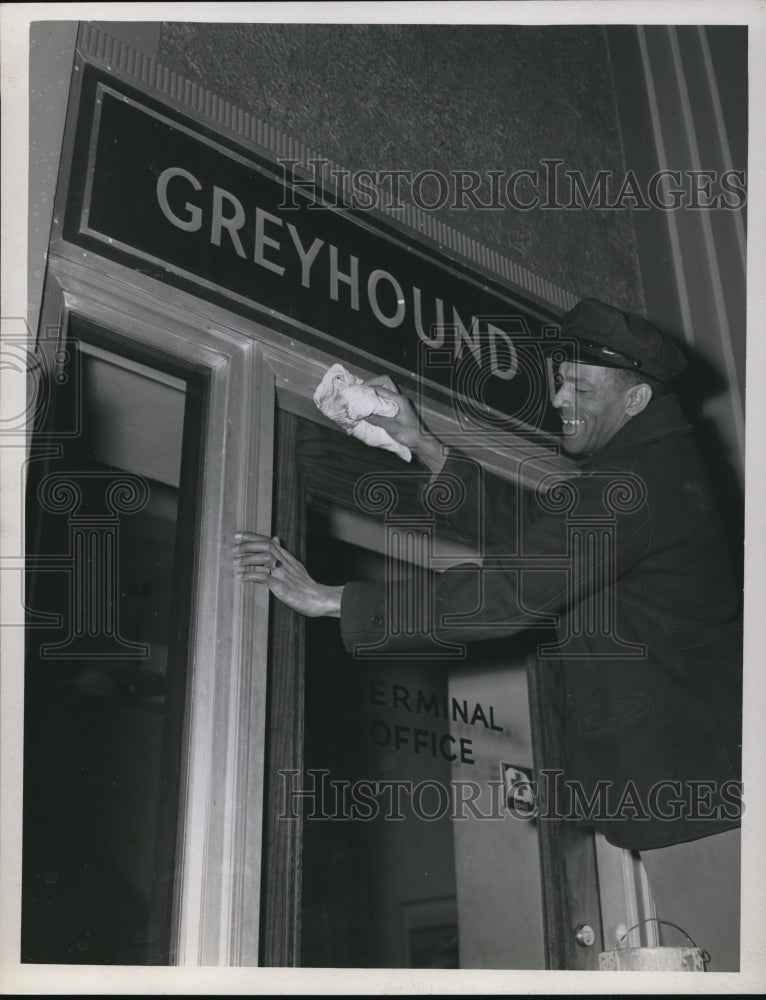 1946 Press Photo Greyhound Bus Co - Historic Images