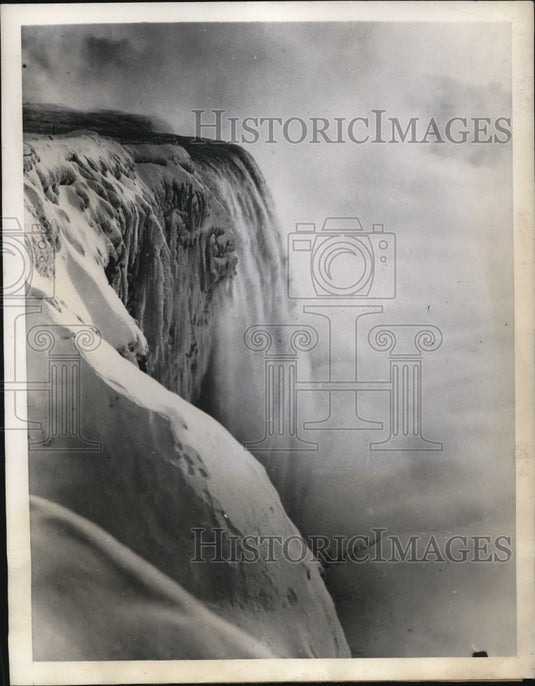 1945 Press Photo Niagara Falls on sub-zero temperature during winter - Historic Images