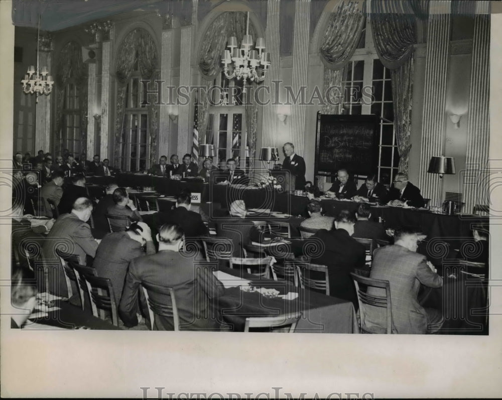 1949 Press Photo Lord Mayor of Amsterdam A.J Q'ailly speaks at convention - Historic Images