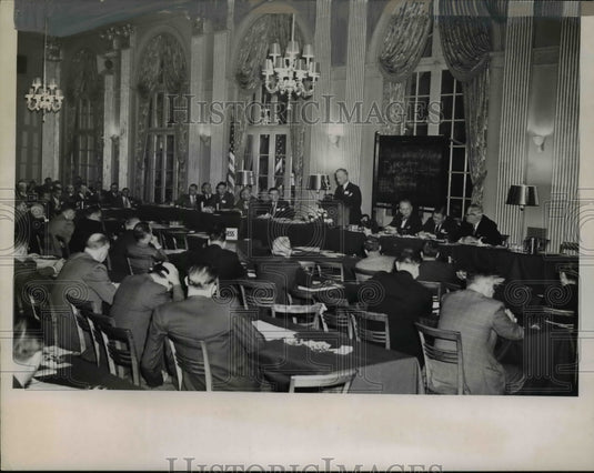 1949 Press Photo Lord Mayor of Amsterdam A.J Q'ailly speaks at convention - Historic Images