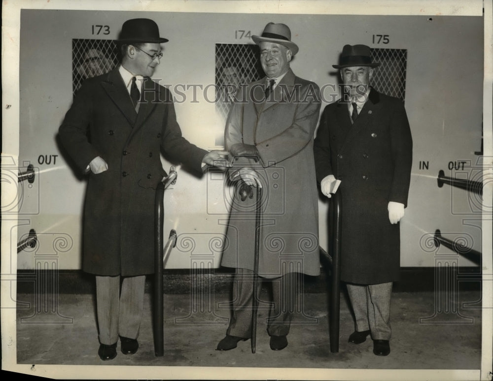 1940 Press Photo New York State Racing Commissioners attend race opening. - Historic Images