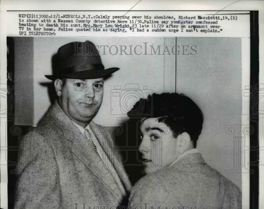 1958 Press Photo Mineola NY Richard Mazziotti in custody for murder of aunt - Historic Images