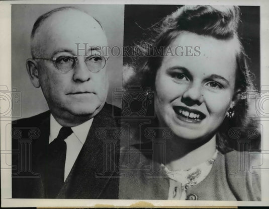 1946 Press Photo Sturgeon Bay Wisc Leathem D Smith & daughter Patricia - Historic Images