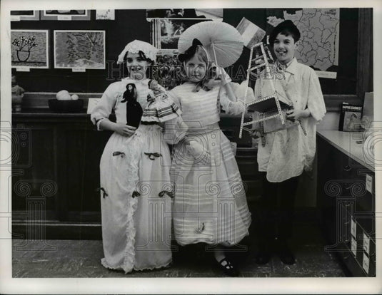 Press Photo Beth Marken, Mary Shea,Paiul Abrahms Fernway School - Historic Images