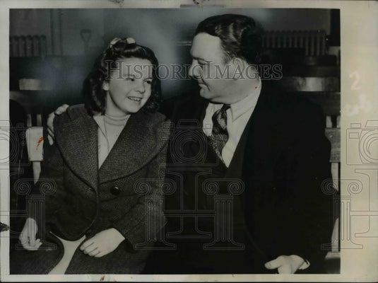 1940 Press Photo Vineland NJ Marquerite Beu age 14 & dad Rudolph - Historic Images