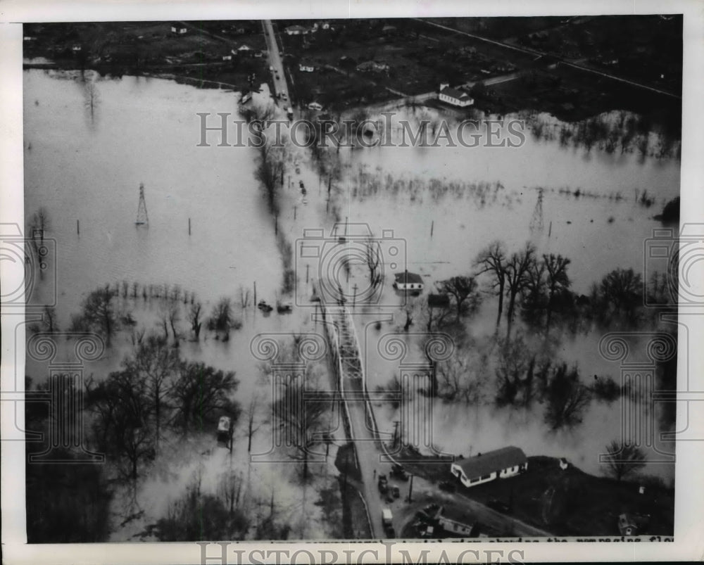 1950 The aerial view of the flood waters at Illinois highway bridge-Historic Images