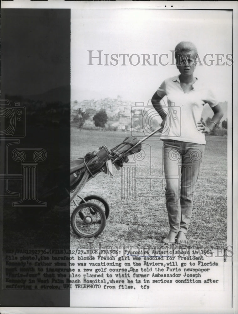 1962 Press Photo Francoise Auterio a barefoot French girl - Historic Images