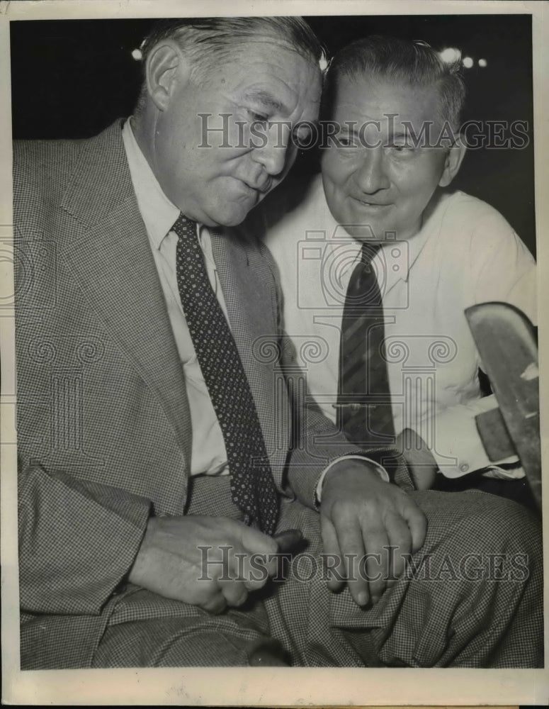 1944 Press Photo J. Russel Sprague &amp; Judge William Bleakley at Republican Meet - Historic Images