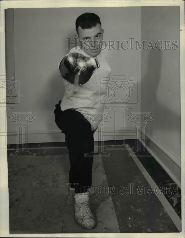 1942 Press Photo Cadet Kenneth Somers, captain of the fencing team - Historic Images