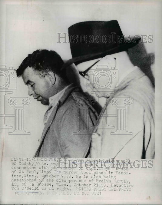 1953 Press Photo John Daniel Mulqueen with detective Tom O'Neill - Historic Images