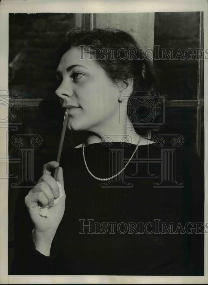 1940 Press Photo Dorothy Maharam, Pittsburgh, Pa., who has been awarded the - Historic Images