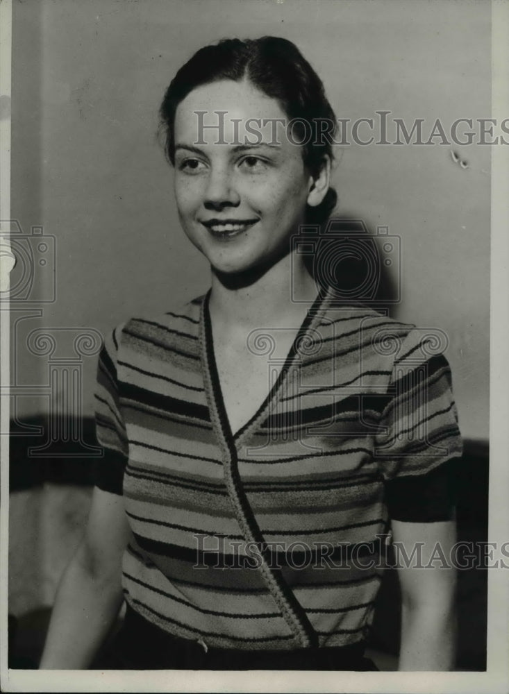 1933 Press Photo Miss Lillian Eloise Mitchell at the Circuit court - Historic Images