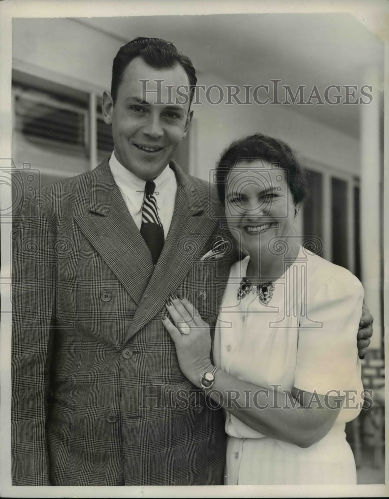 1940 Press Photo Kim Mrs. Jospeh Moran and her husband to be William Ross Howard - Historic Images