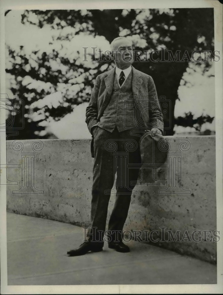 1932 Press Photo Judge George E Mott seen vacationing at the Sunshine of Bermuda - Historic Images