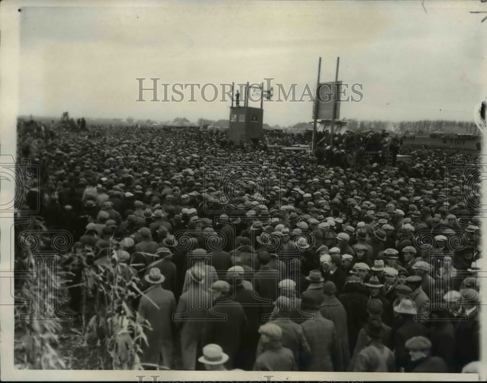 1932 Carl Seiler, Knox County, Ill., won the National Corn Husking-Historic Images