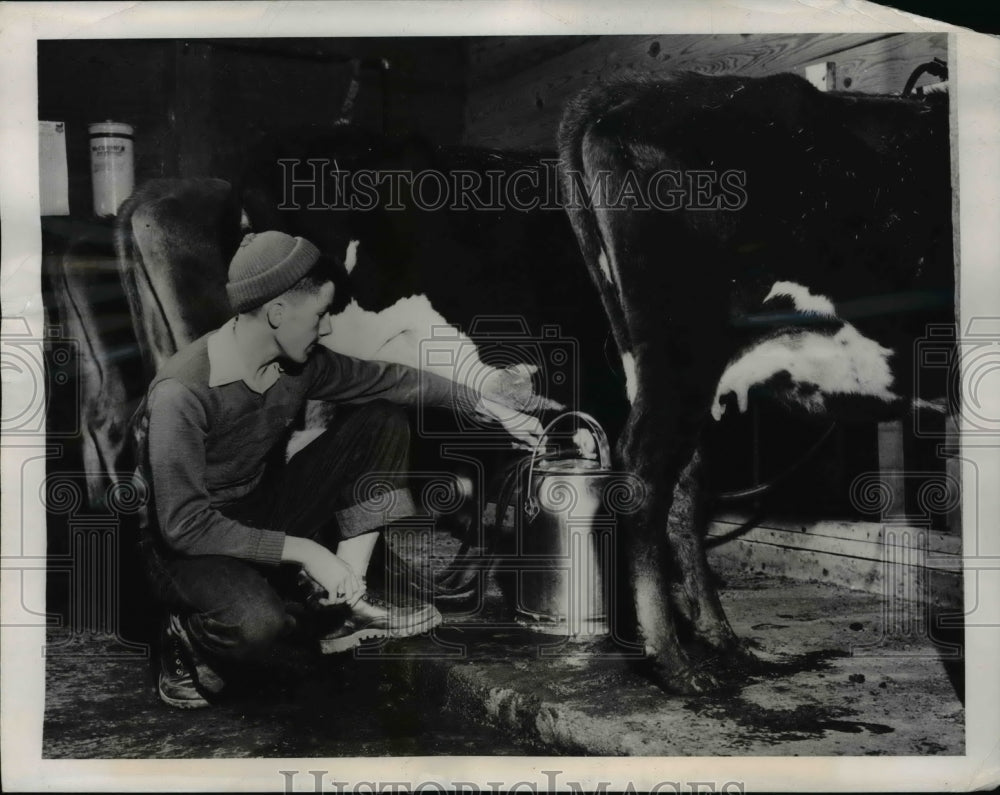1948 Press Photo Jimmie, a top student  with his farm animals - Historic Images