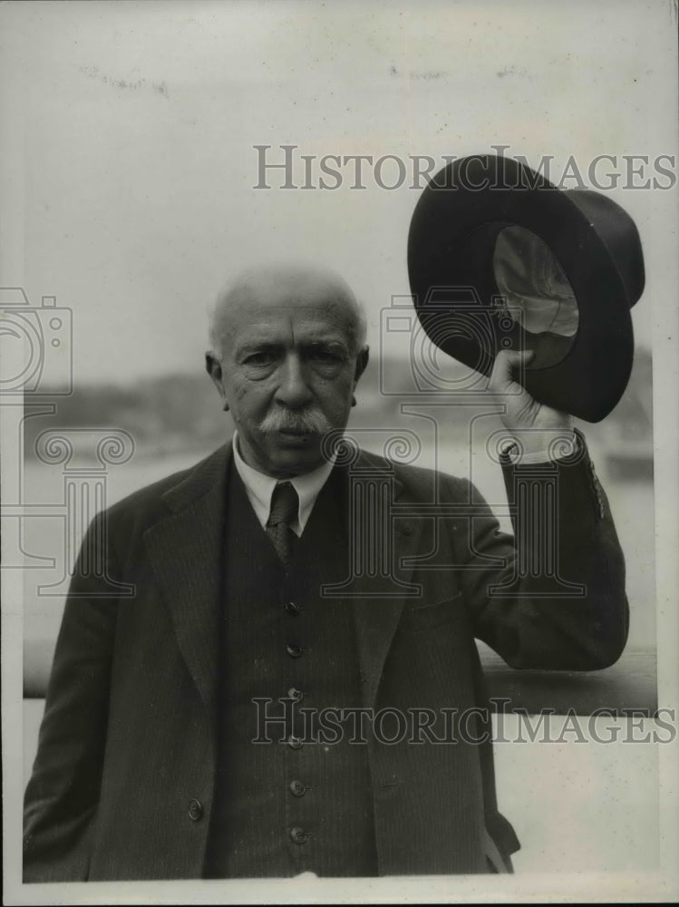 1934 Press Photo Isidor Phillip as he arrives on the Ile De France - Historic Images