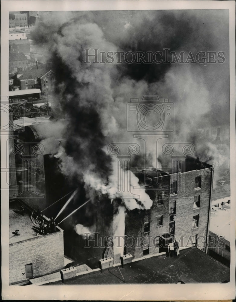 1950 Press Photo $100,00 fire in the heart of Quincy, Illinois - Historic Images