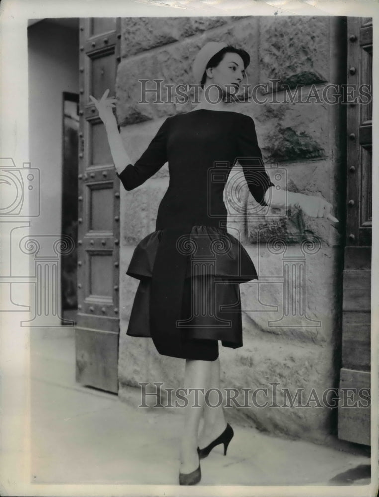 1958 Black Wool sheath from the 1958 spring summer collection-Historic Images