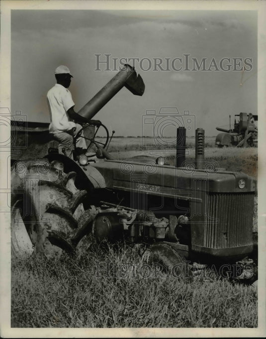 1957 Press Photo Tractor tire developed by Akron's Firestone & Rubber Co. - Historic Images