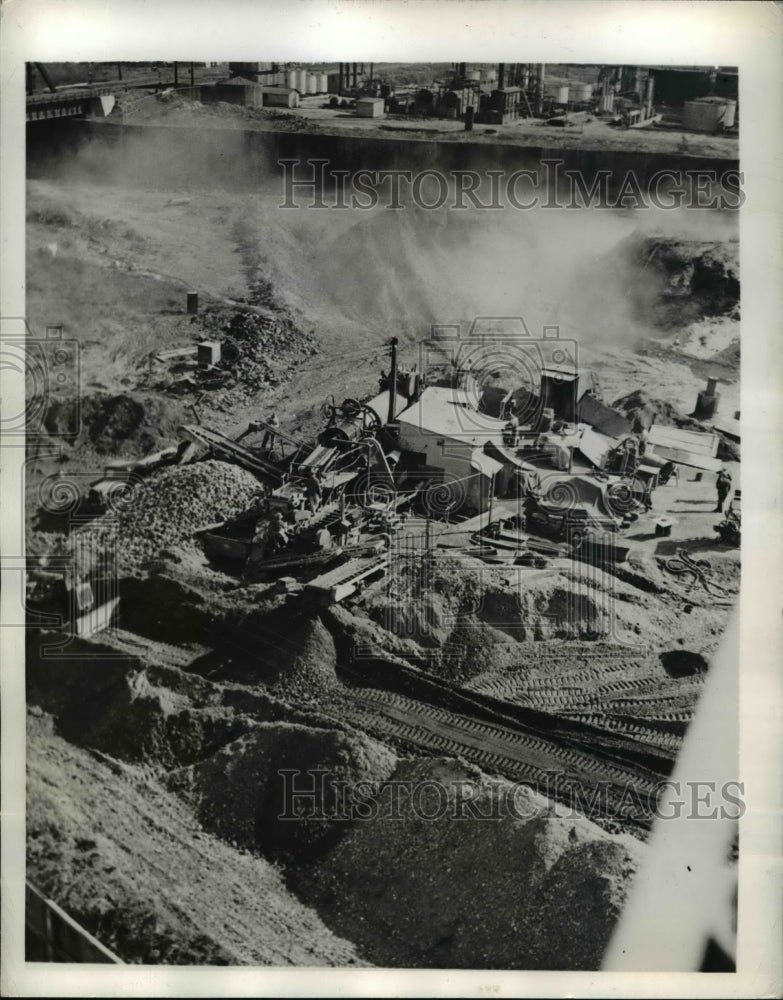 1942 Press Photo Arthur Hudson&#39;s old city dump, the sole lessee in Los Angeles - Historic Images