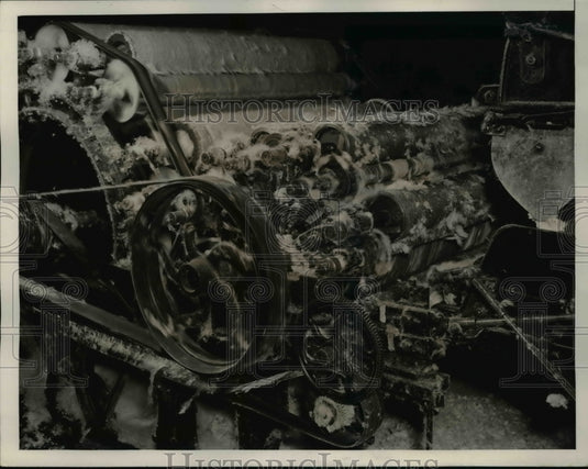1938 Press Photo The lumpy mass of wool fiber dried after carbonization - Historic Images