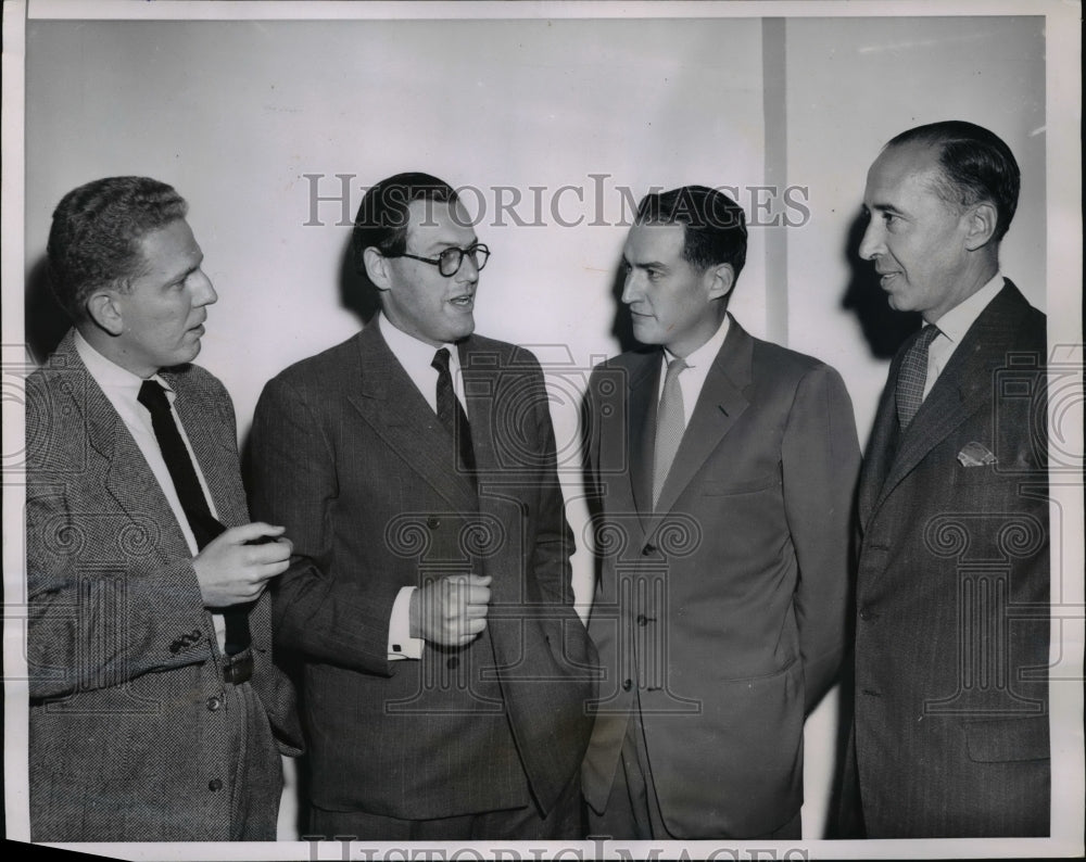 1954 Press Photo Mr. Reginald Maudling, Economic Secretary, answer questions. - Historic Images