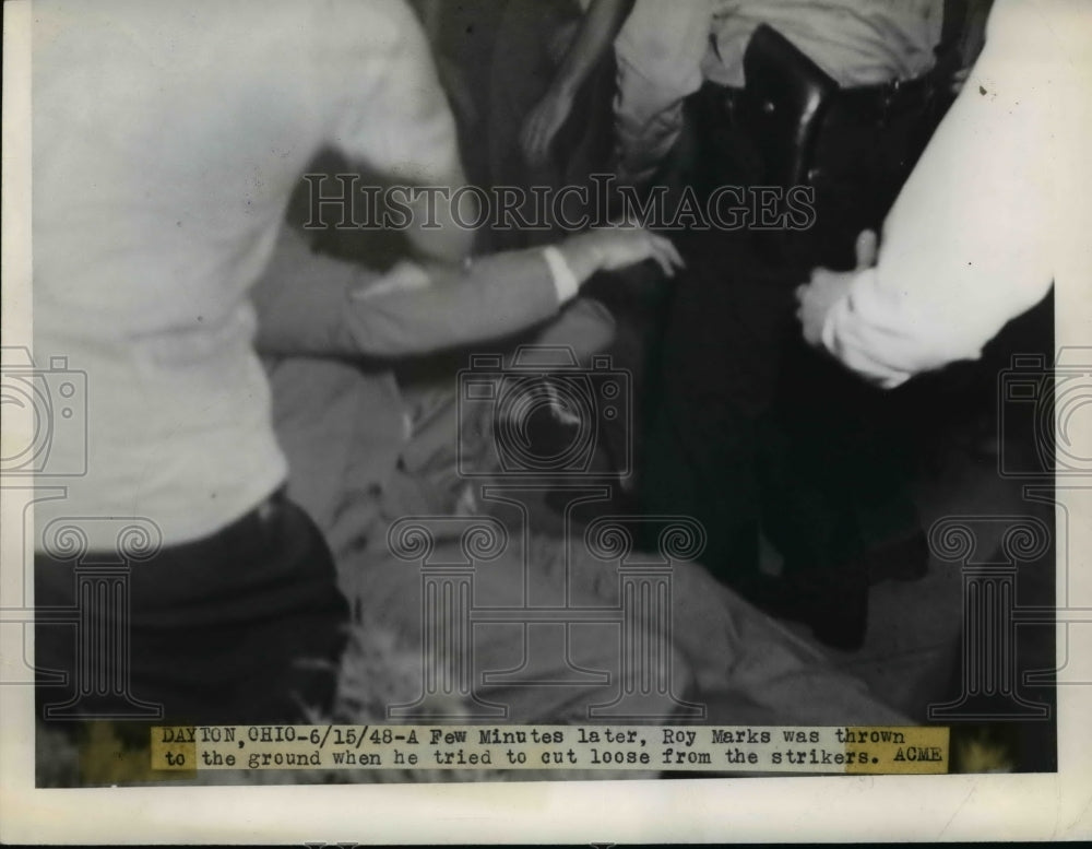 1948 Press Photo Roy Marks was thrown few minutes later after cutting loose - Historic Images