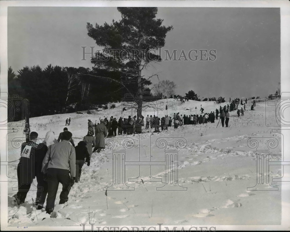 1946 Press Photo Hanover NH Dartmouth  Winter sports carnival - Historic Images