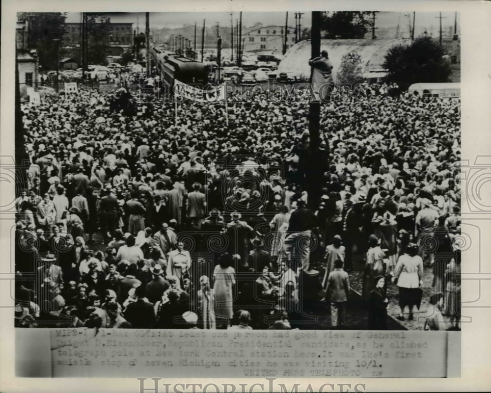 1952 Press Photo Bay City Mich crowds at DD Eisenhower campaign speech - Historic Images