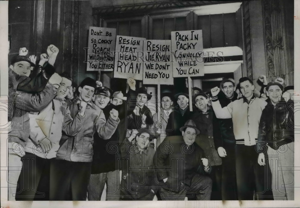 1953 Press Photo New York Insurgent Longshoremen who refuse to participate in - Historic Images