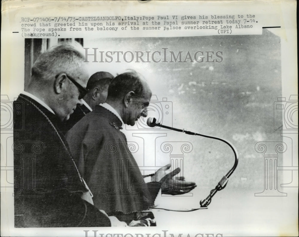 1973 Press Photo Pope Paul VI gives his blessing to the crowd - Historic Images