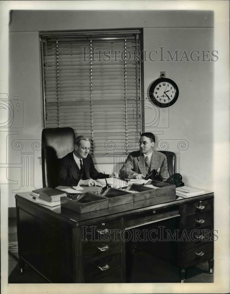 1941 Press Photo Wash DC Natl Institute of Public Health, Drs J Townsend, P Neal - Historic Images