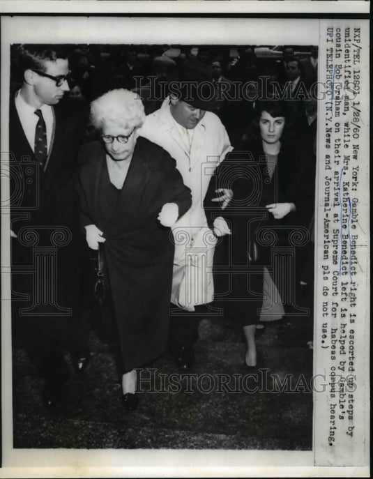 1960 Press Photo of Gamble Benedict(R) , Mrs Katherine Benedict (R) is helped - Historic Images