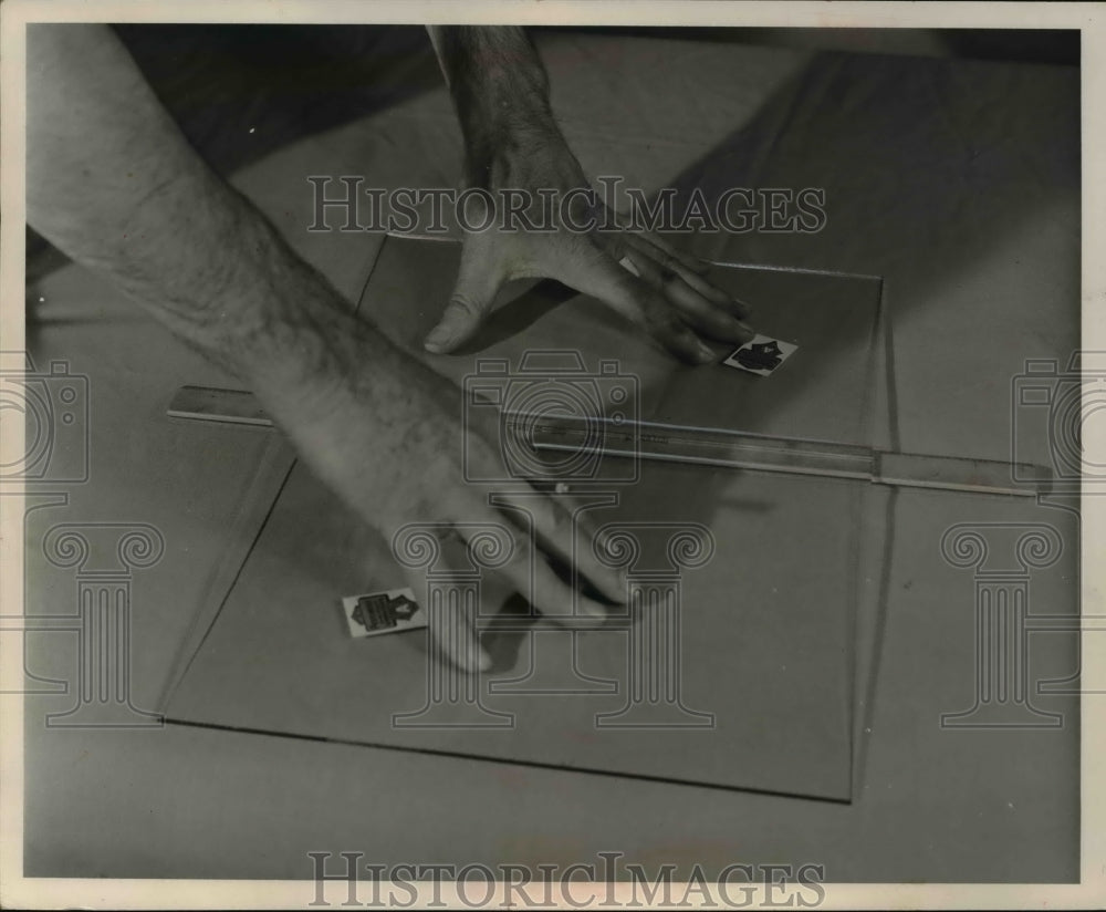 1952 Press Photo Clean Up Home Repairs - Historic Images