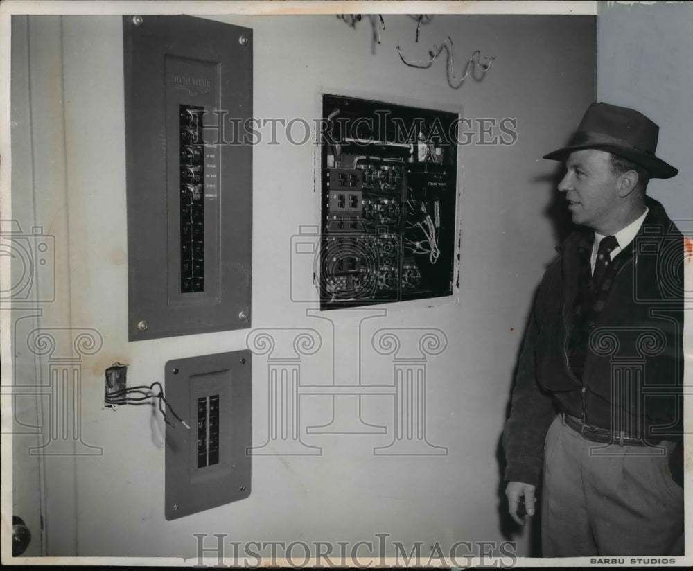 1954 Press Photo Home of Safety with push button circuit breaker in garage - Historic Images