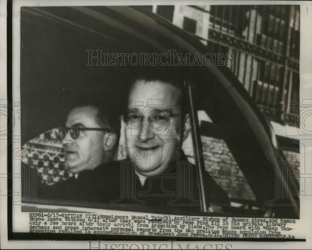 1955 Press Photo Monsignors Mannel Tato and Ramon Novoa leave Vatican - Historic Images