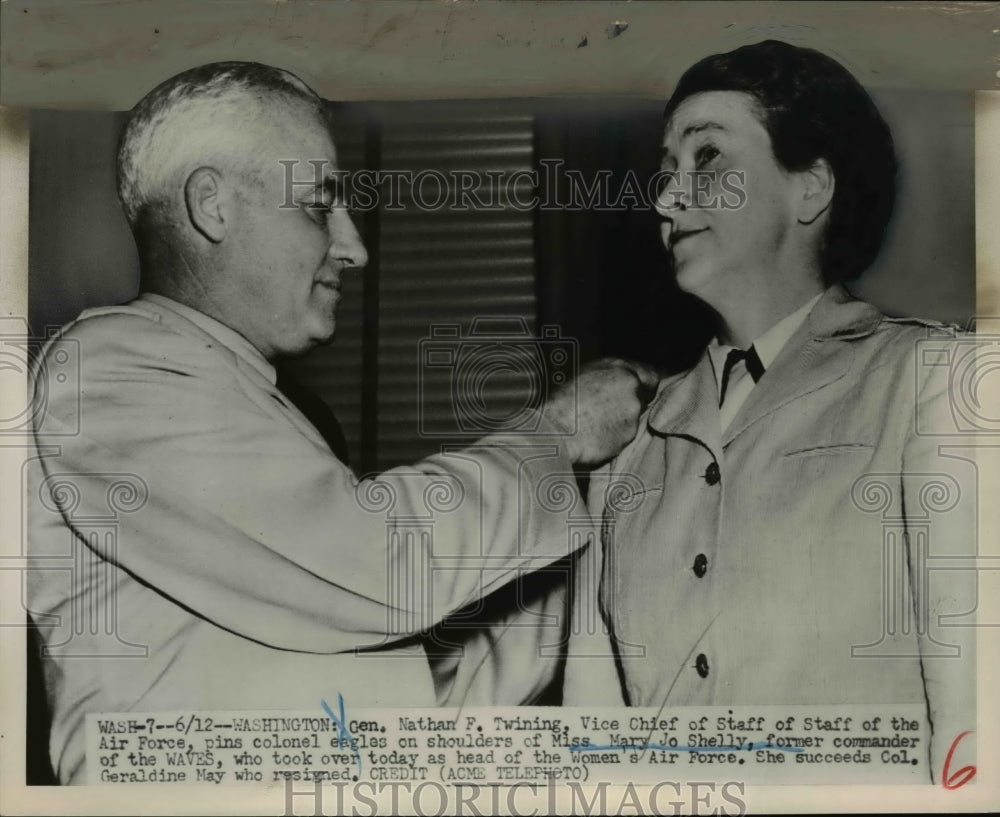 1951 Press Photo Washington Nathan F Twining Air Force Mary Jo Shelly Commander - Historic Images