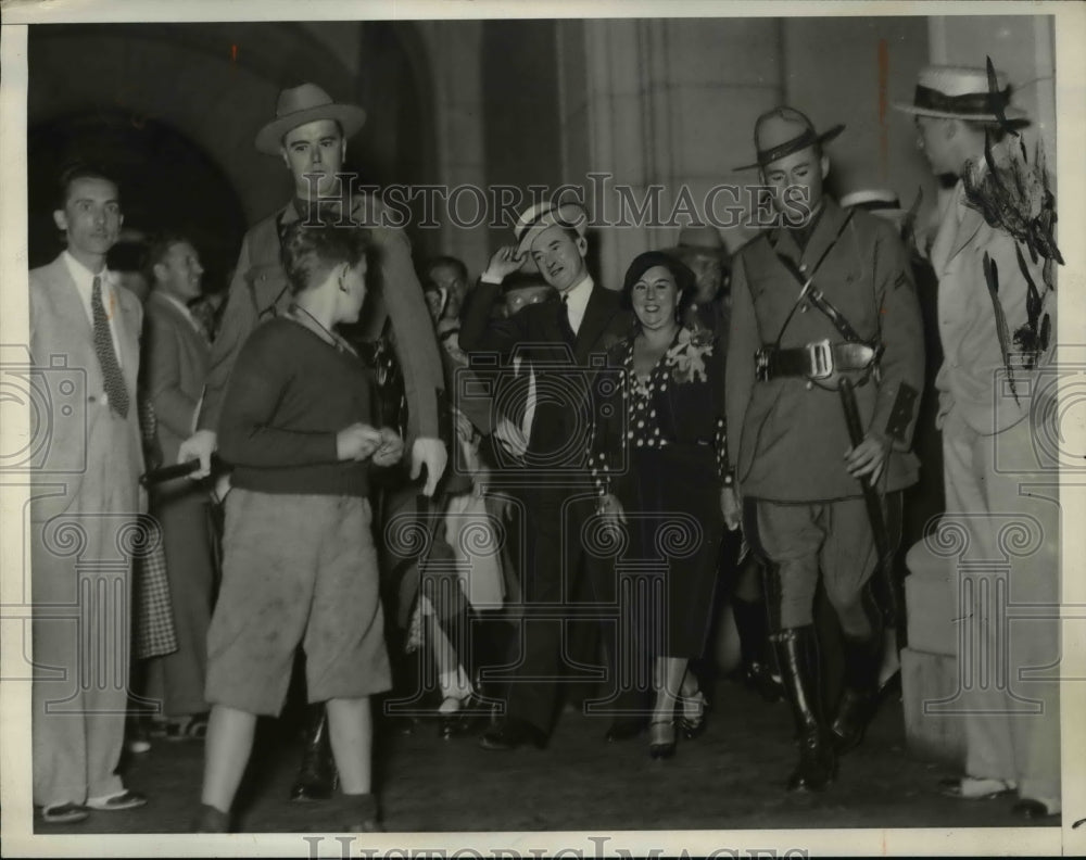 1932 Press Photo Mayor James Walker and wife Mrs. Walker leave the Alba Capitol - Historic Images