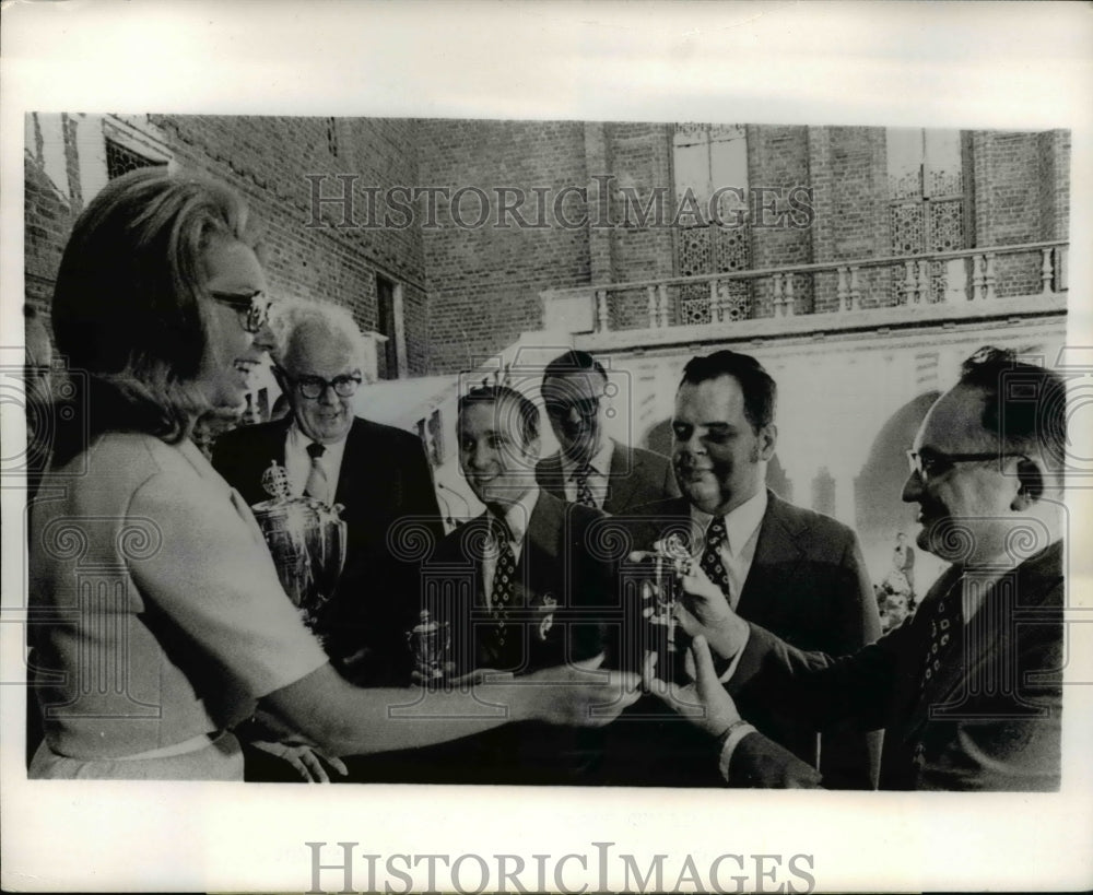 1970 Press Photo Princess Christina Holds a Small Replica of Bermuda Bowl - Historic Images