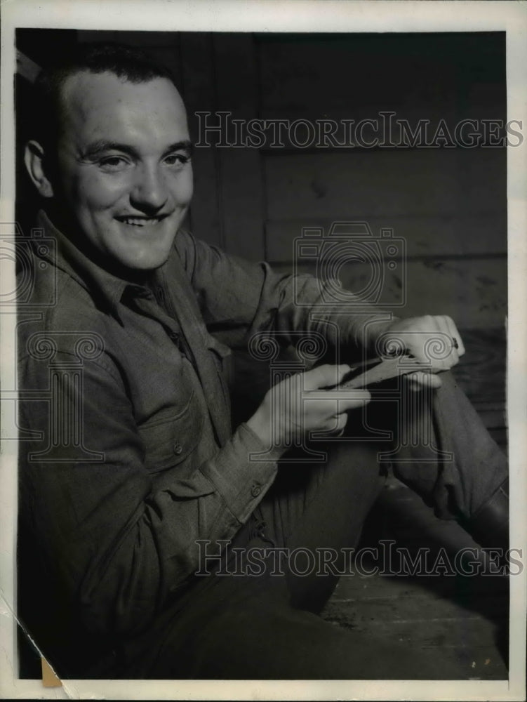 1945 Press Photo Gordon Geistweite, tank driver with 13th division in ETO - Historic Images