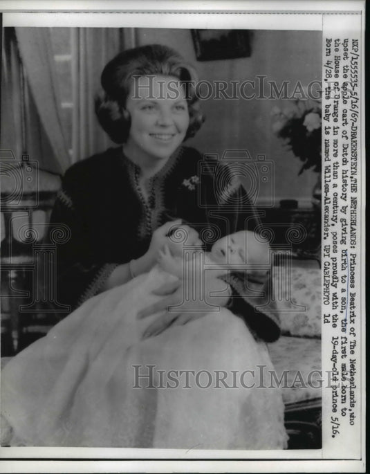 1967 Press Photo Princess Beatrix of The Netherlands & her son Willem-Alexander - Historic Images