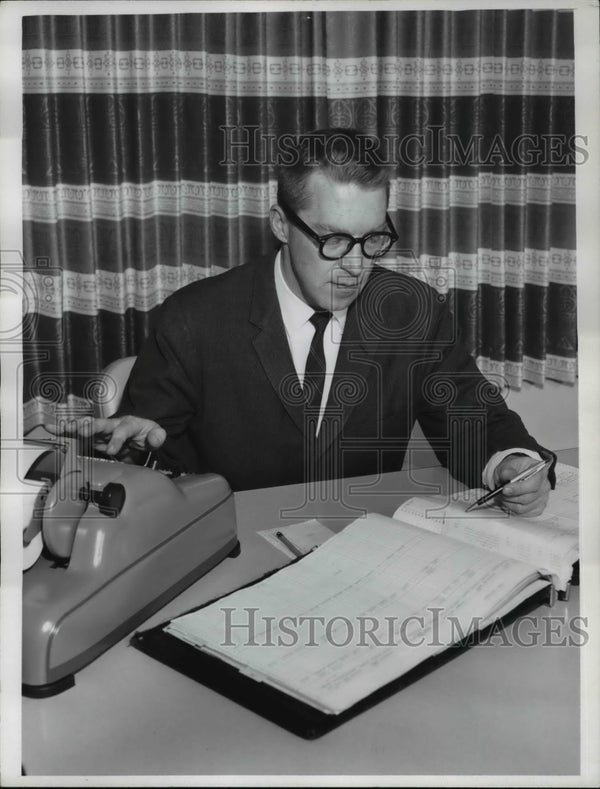 1961 Robert Luoma of Beachwood Finance Director - Historic Images