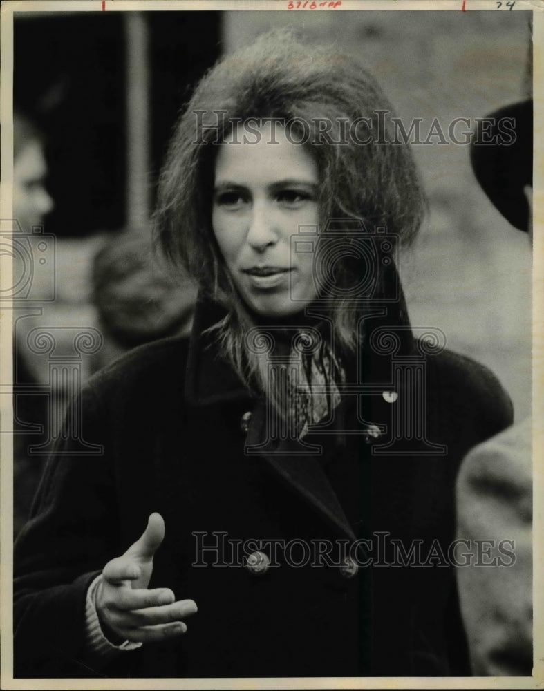 1971 Press Photo Her Royal Highness Princess Anne, discusses the day's events - Historic Images