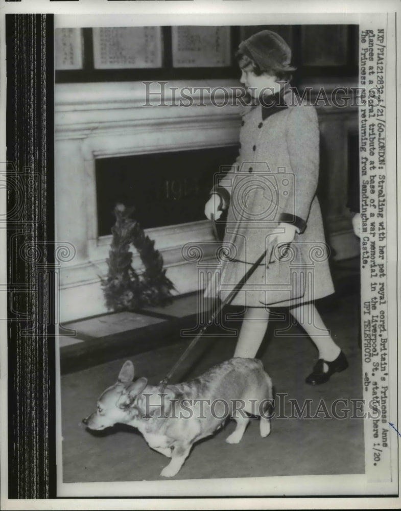 1960 Press Photo Britain&#39;s Princess Anne, strolling with her pet royal corgi. - Historic Images