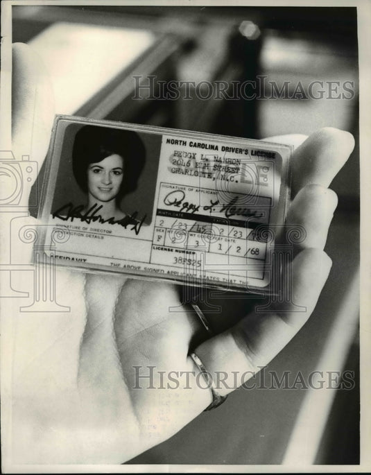 1967 Press Photo Peggy Narron North Carolina Tamper Resistant Driver License - Historic Images